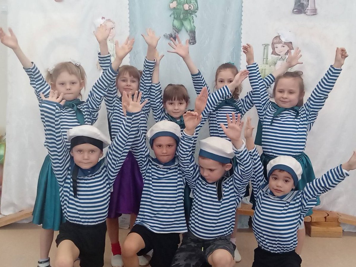 ноты песен на 23 февраля для средней группы. фотосессия в морском стиле для детей. море начинается с маленькой реки текст. море начинается с маленькой реки ноты. разве все мы мальчики все мы моряки.