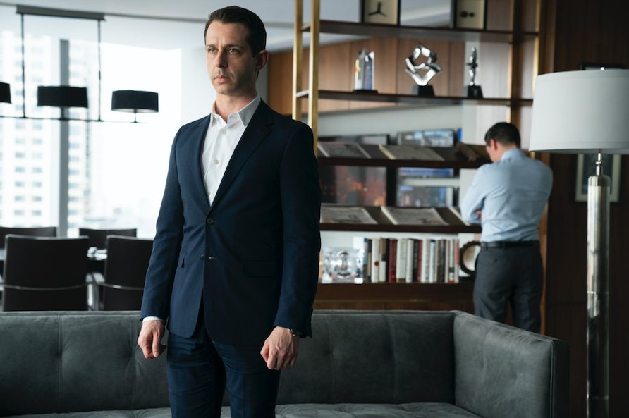 50 лучших книг по саморазвитию в инфографике. N the news raiding. 50 лучших статей. джеймс белуши и арнольд шварценеггер. саморазвитие человека.