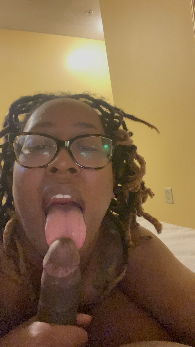 Itskansaskay's tweet photo. go watch that video i sent you on onlyfans if not go subscribe to watch me eat it up balls ass and all 🤪🤪🤪😩😩😩
#content 
#headdemon
 #bestheadever
#onlyfanLEAKS https://t.co/VdWRbeojBL
