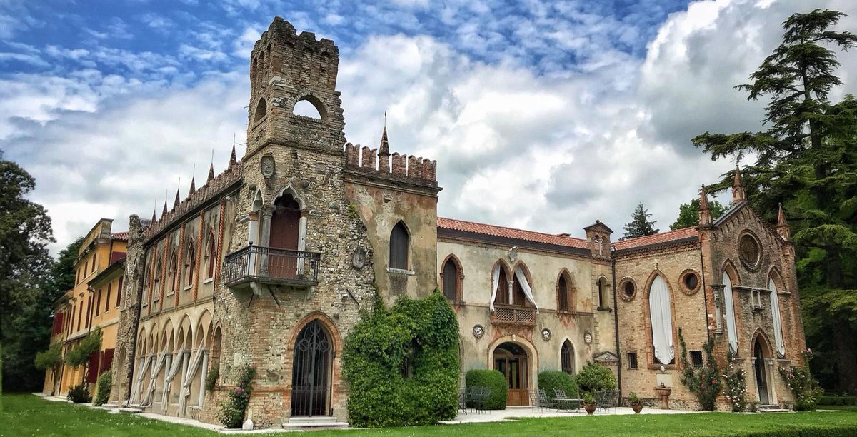 Sto iniziando ad organizzare un evento per #Halloween nella splendida location di Villa Galvagna Giol. 
Sono in anticipo?
In verità no. Ci saranno attività diverse, legate al #food, al #teatro, alla #musica e all'artigianato: è fondamentale organizzare meticolosamente.
#Veneto