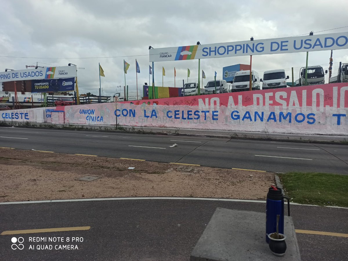 La tolerancia de los partidarios del NO reflejada en los muros. 
Y después piden campaña limpia !!!