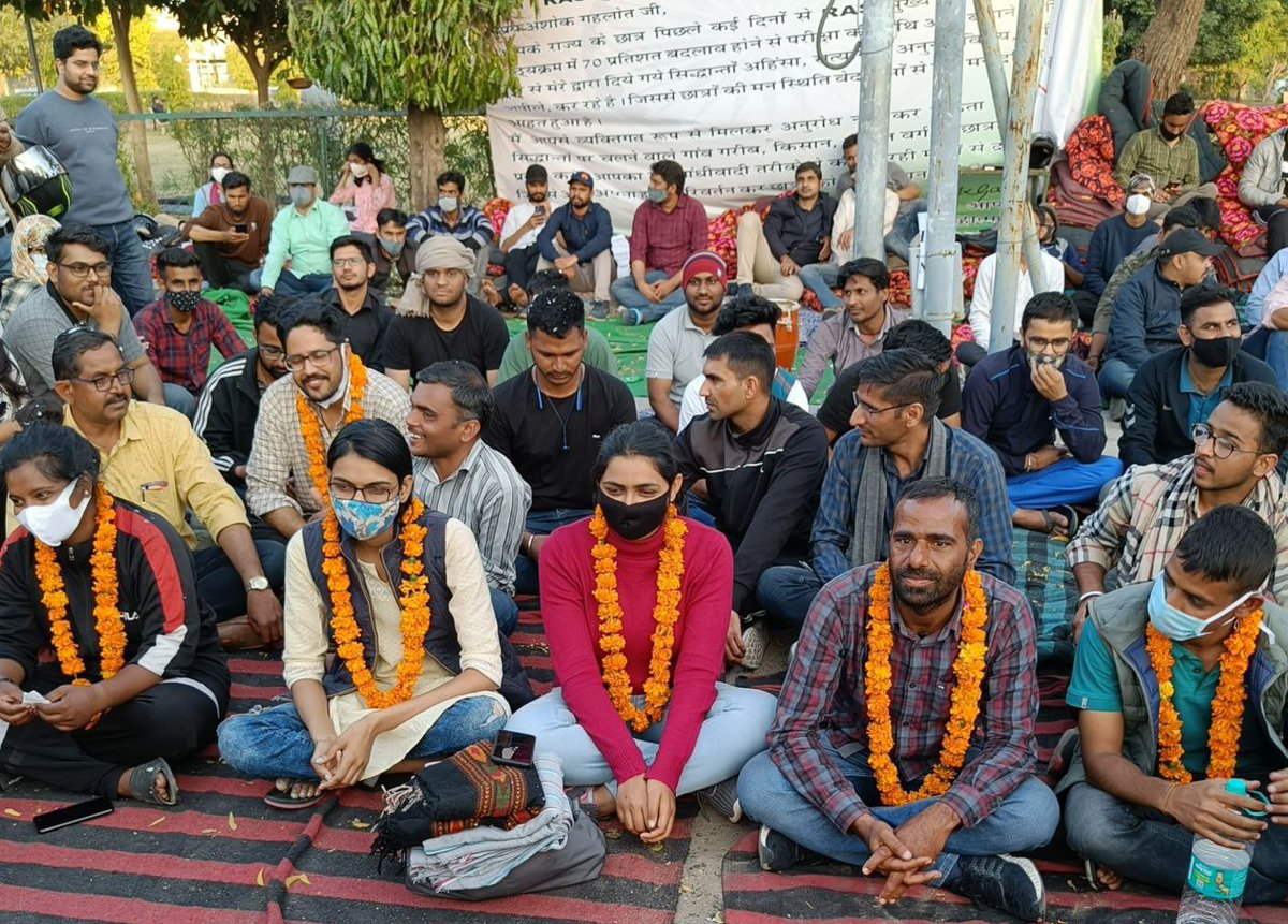 MansaRajasthani's tweet photo. छोटी उम्र के बड़े "सँघर्ष"को सलाम। https://t.co/VFwm6LYXVB
