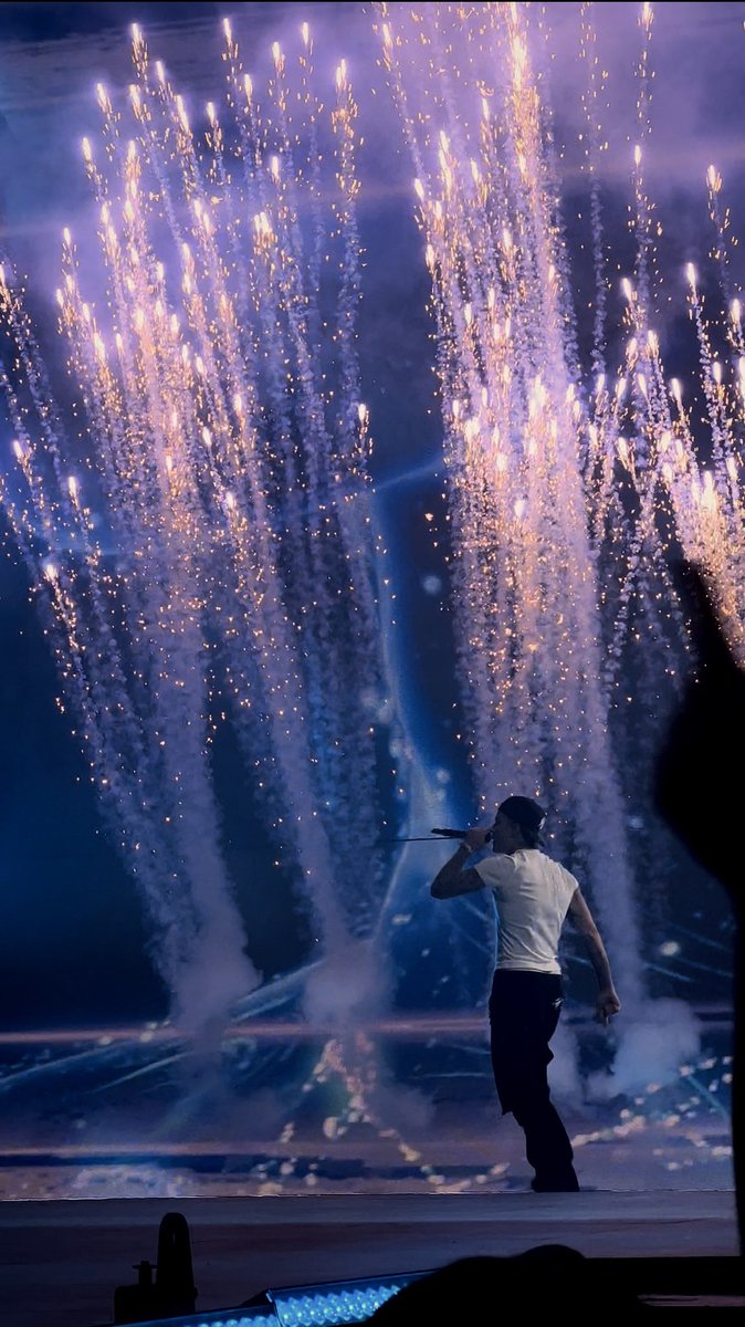 jbtraacker's tweet photo. t's your world, and I'm just in it ⚡ https://t.co/GjpB8Ut4o0