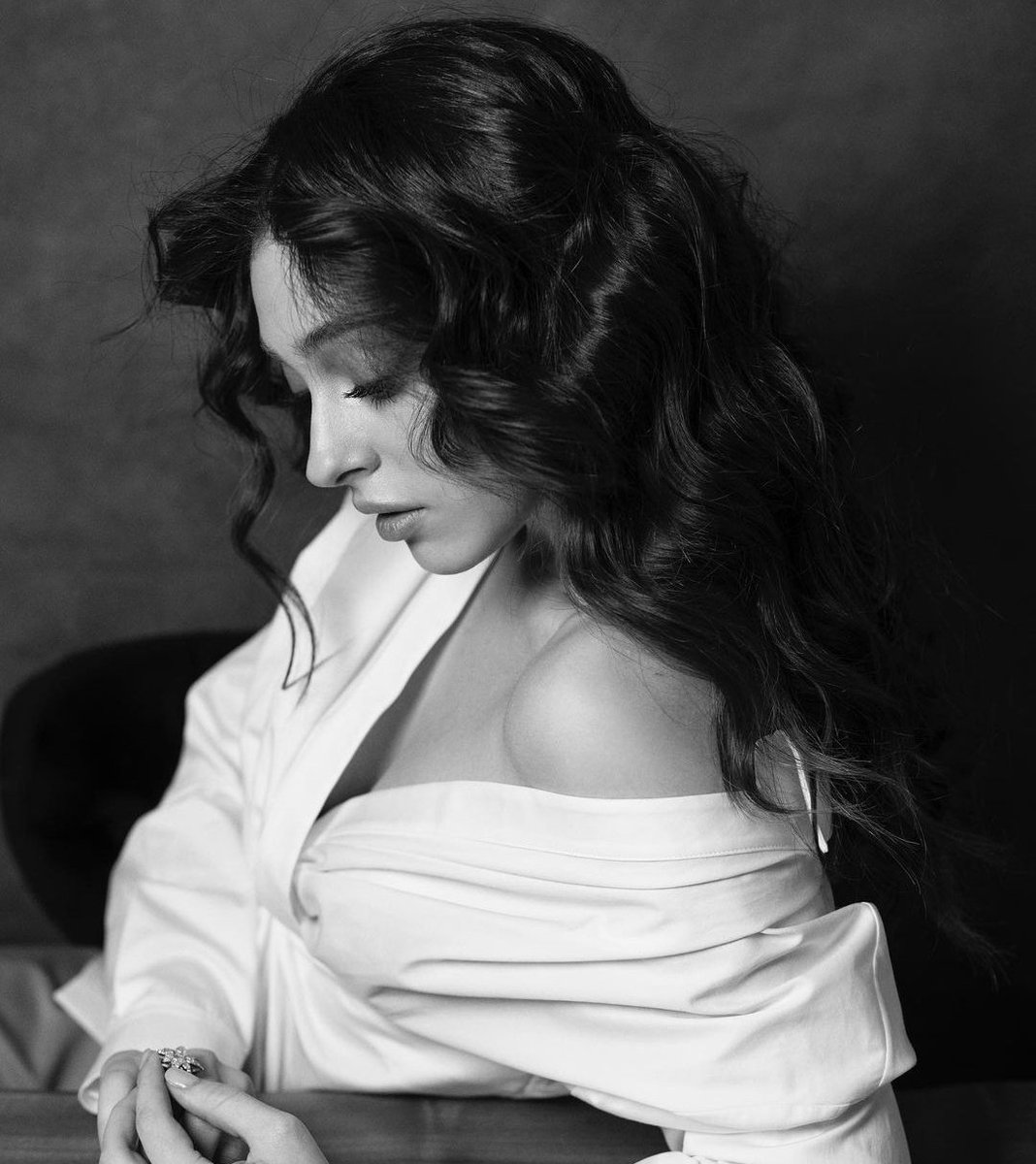 lunisolacepax's tweet photo. Lovely #CemreBaysel ♥️🔥 https://t.co/eiKSTc6LOV