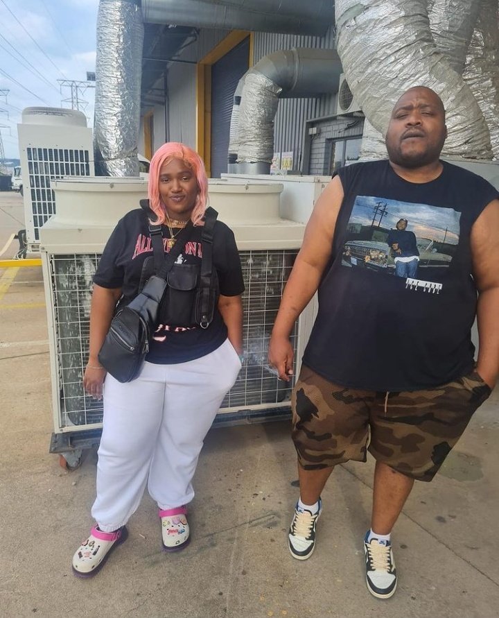 ThePlvgM's tweet photo. The South African rising hip hop female rapper Aunty Thicky @Aunty_Thicky linked up with the legendary Lyricist Stogie T @TumiMolekane.

#ThePlvg https://t.co/YBHFpfV3QX