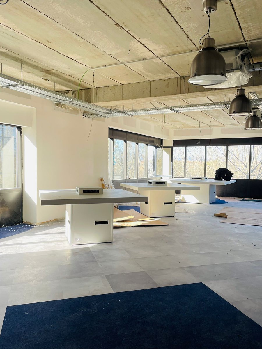 C95Creative's tweet photo. Trabajando en el montaje de las nuevas oficinas de @eGoGames_
#proyectosamedida #diseñodeoficina #mueblesamedida https://t.co/zUlPvsVYIG