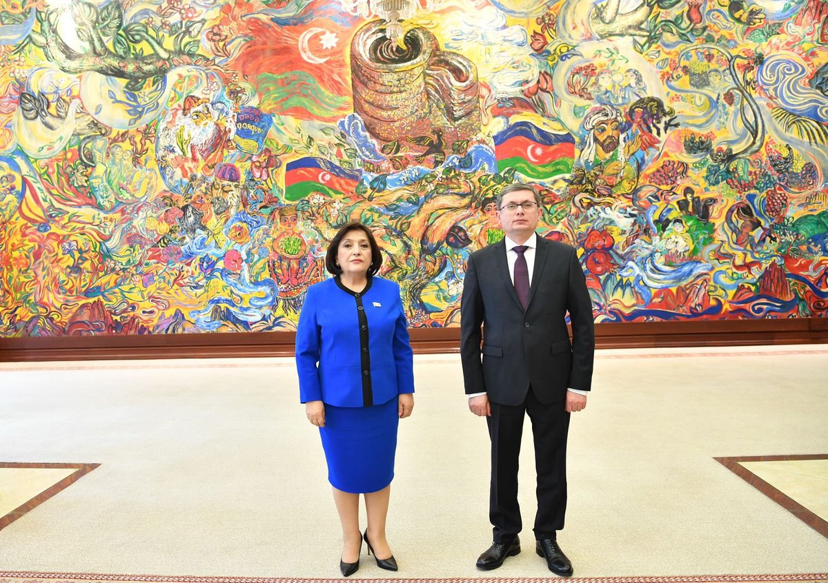 Az_Spiker's tweet photo. Bu gün Azərbaycanda səfərdə olan Moldova Respublikası Parlamentinin sədri cənab İqor Qrosu ilə görüşdə ölkələrimiz və parlamentlərimiz arasında münasibətlərin daha da inkişafı ilə bağlı geniş fikir mübadiləsi apardıq. https://t.co/Q00sciCYHu
