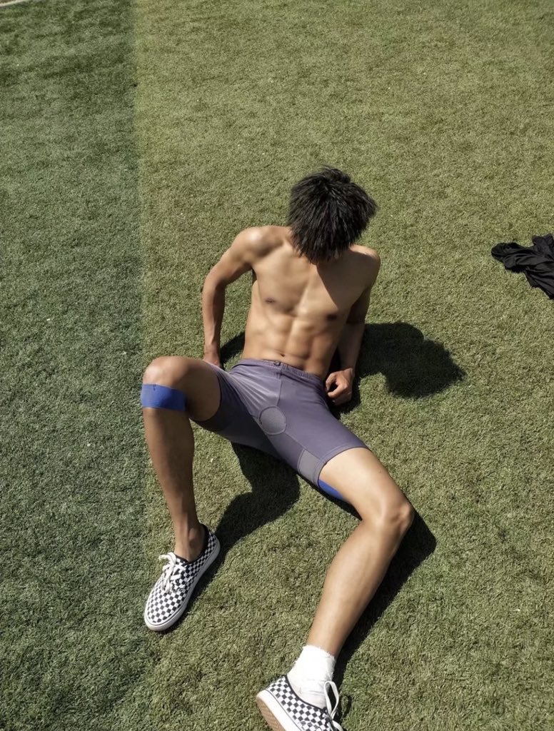 djsjs66014075's tweet photo. 有人来聊天吗 好无聊 #体育生 #肉棒 #帅哥 #聊骚 #文爱 #反差 #腹肌 https://t.co/p9ptbgJ1uR
