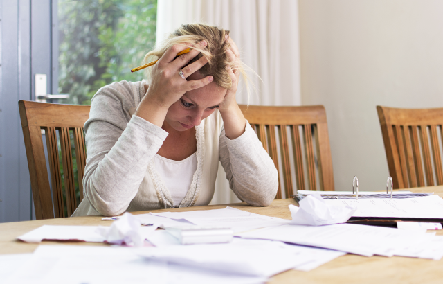 Mensen met een #beperking komen vaak in de knel door wetgeving. Heb jij ervaring en voorbeelden? Deel het met de overheid. Het kabinet doet momenteel onderzoek naar de negatieve effecten van wetten en regels. 
Je kunt je inbreng leveren tot 8 maart 2022.
iederin.nl/onderzoek-naar…