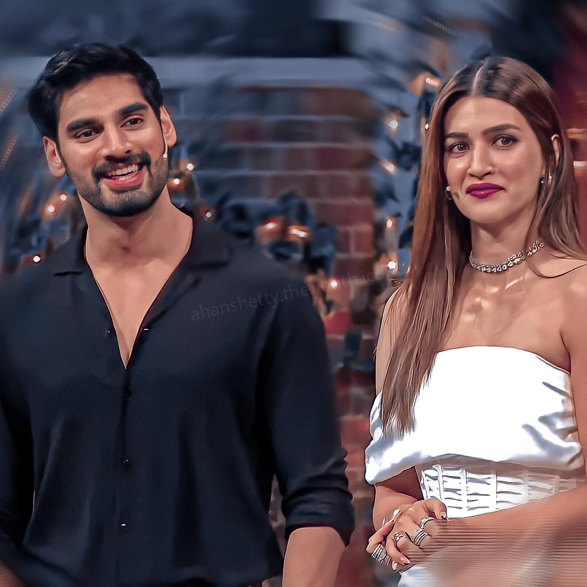 #KritiSanon x #AhanShetty Koi cast karlo inko saath me 🤧❤️ #TKSS