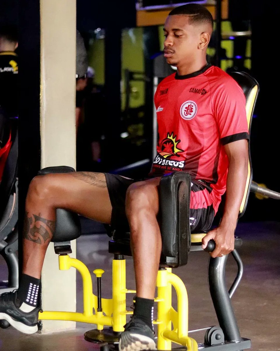 JuventudeSamas's tweet photo. Por aqui o trabalho não para, manhã de treino intenso na @lionfitness . 

Avante SAMAS 

🖤🤍❤! 

#ParceiroOficial #JuventudeSamas #SãoMateus 

📷 @mvitoriafoto https://t.co/cTmpa8Ix9B