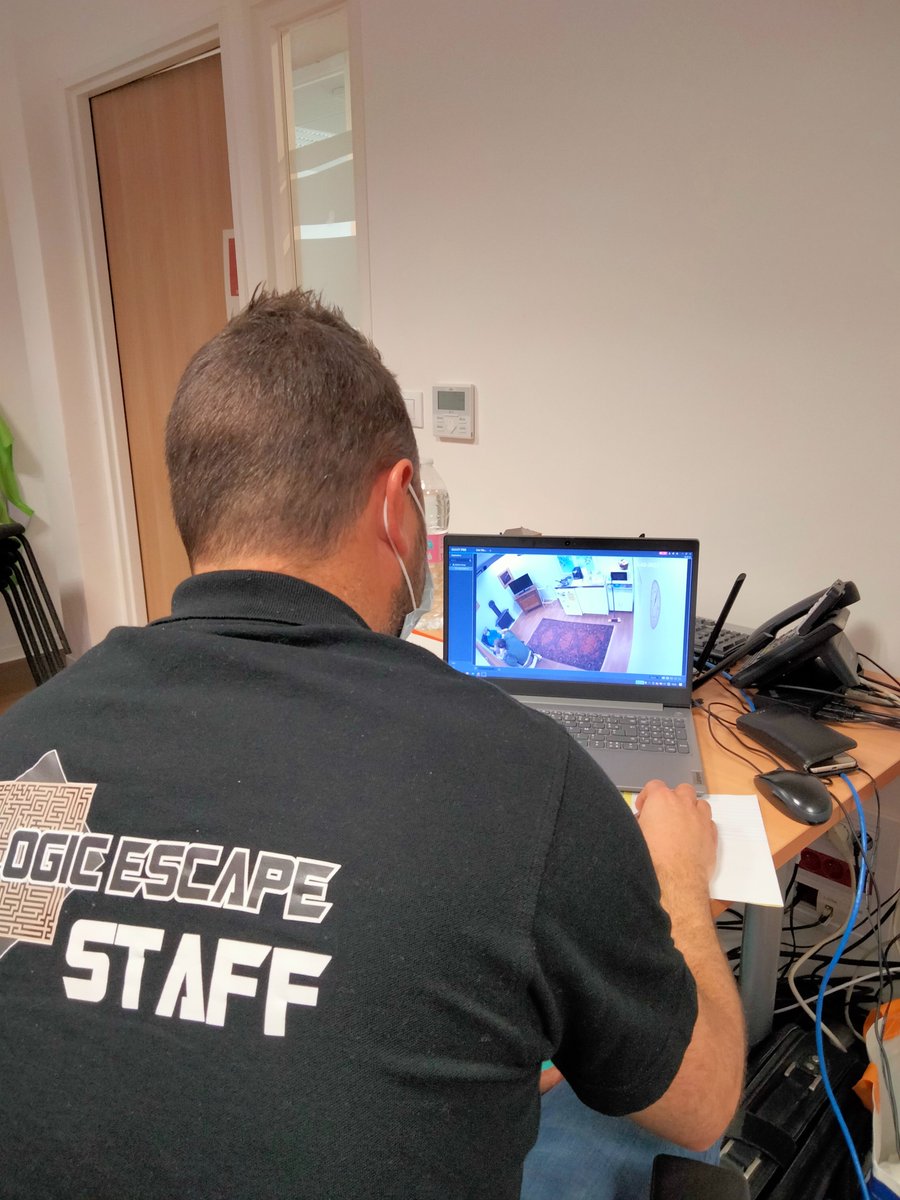 SeverineDupouy's tweet image. Avec @poleemploi_VAR nouvelle journée de découverte des métiers de l'aide à la personne à #Draguignan avec l'intervention de @LogicEscape. 1⃣7⃣ personnes invitées à relever les énigmes de notre Escape Game en partenariat avec @KarineKtb @MSAServicesPA 👍
