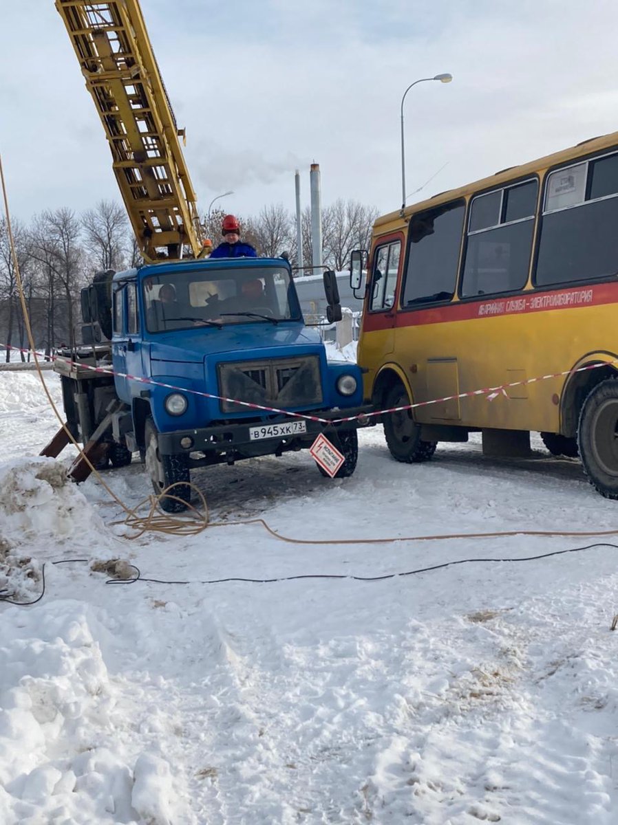 Персоналом производственной лаборатории МУП «УльГЭС» выполнены работы по испытанию повышенным напряжением оборудования РЛНД-6кВ на опорах и измерение сопротивления заземления опор по ул. Ипподромная.