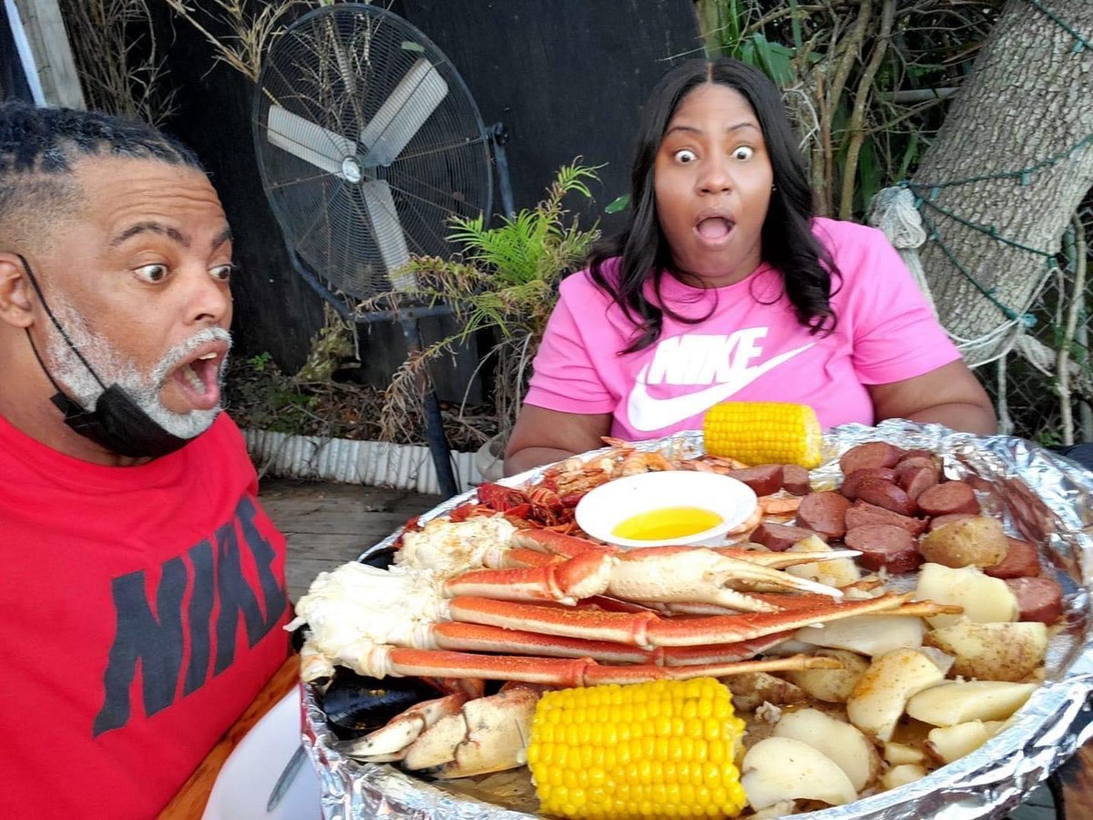 CrabShackTybee's tweet photo. That look when the sampler comes to the table...
#tothetable #metaverse #nowplaying #visit #funplace #visitourwebsite #tybeeisland #Seafood #joy #happy #visitus #savannahga #crablegs #www.thecrabshack.com https://t.co/sCFidAuJlI