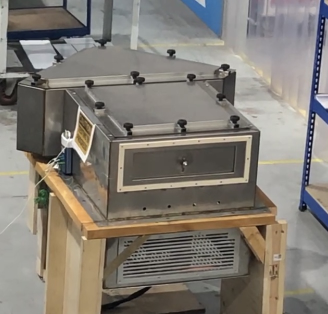 Expo_Tech's tweet photo. Caution - Testing in progress
Our new mobile room pressurizer system undergoing heat rise testing as part of the certification process. 
Evolved from our standard fixed system, it's part of a batch for a client in APAC. https://t.co/6UwWPDsntj

#roompressurization #hazardousarea https://t.co/HMcHZ0jiSt
