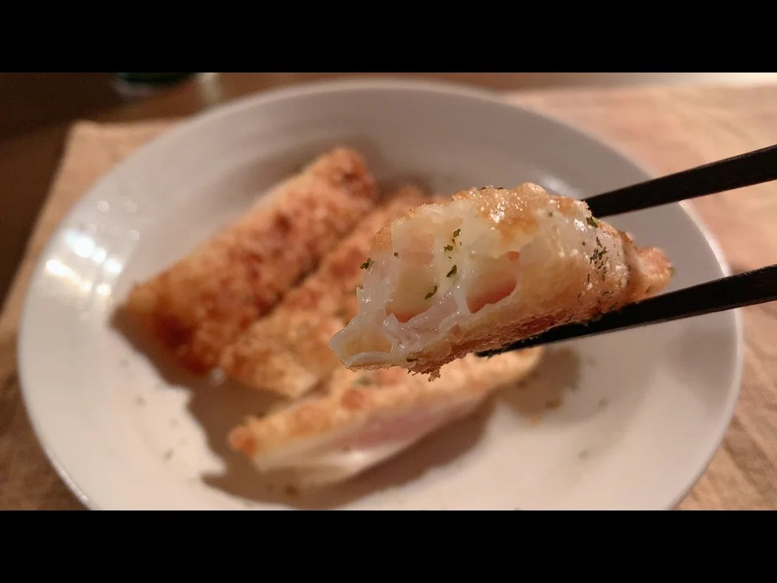 ちょうど家に生ハムと餃子の皮とチーズが余ってたので早速試して優勝しましたありがとうございます
めちゃ美味しい…飲みたくなる  