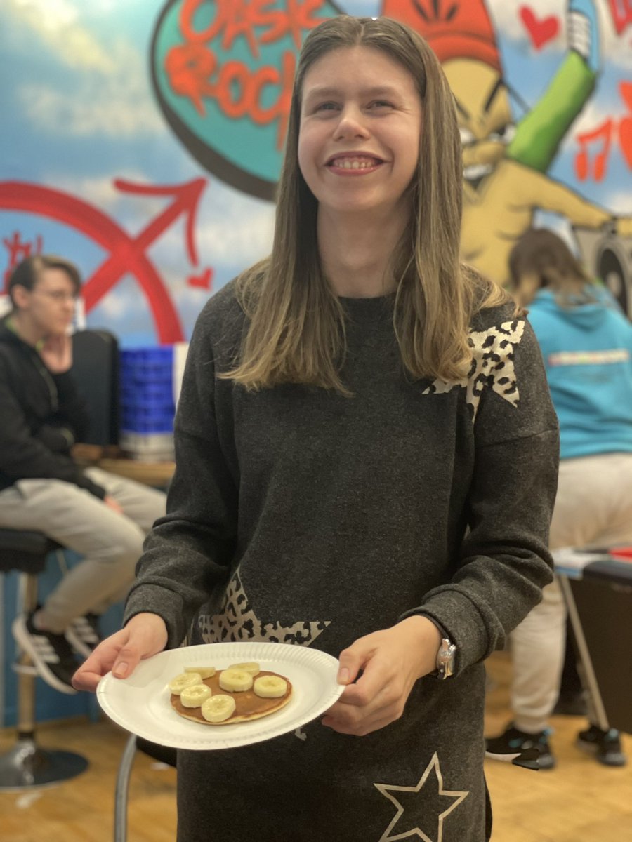 YOUTHWORKDG's tweet photo. Last night our #SuperMondays took part in a discussion around #fairtradefortnight using @TonysChocoUK_IE #ConversationBars (you can see some of their answers below👇) and then decorated pancakes using fair trade products.
#YouthWorkDG #YouthGroup https://t.co/NKJ1GrOgX3
