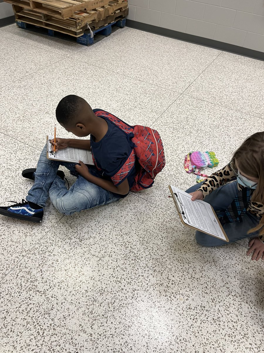 dbroomfi's tweet photo. Kinder and 4th graders are starting their mornings with great practice! Thanks Ms. Tribby and @PRodriguezRPE for getting students to do target practice! #leaplovelearn #studentgrowthiskey #routinepractice @HumbleISD_RPE https://t.co/lWgL9BWQaz