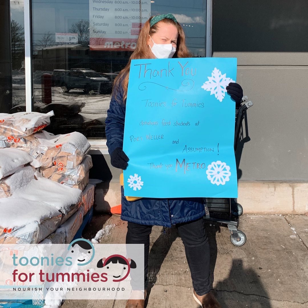 NNPNiagara's tweet image. A great big Thank You to Store Manager Gerald and his fantastic team at Metro Supermarket on Lakeshore Road in St. Catharines. Through the @GroceryFndtn #Toonies4Tummies Campaign, last year, they were able to raise $4900 to support #SchoolNutritionPrograms in their community!⁣