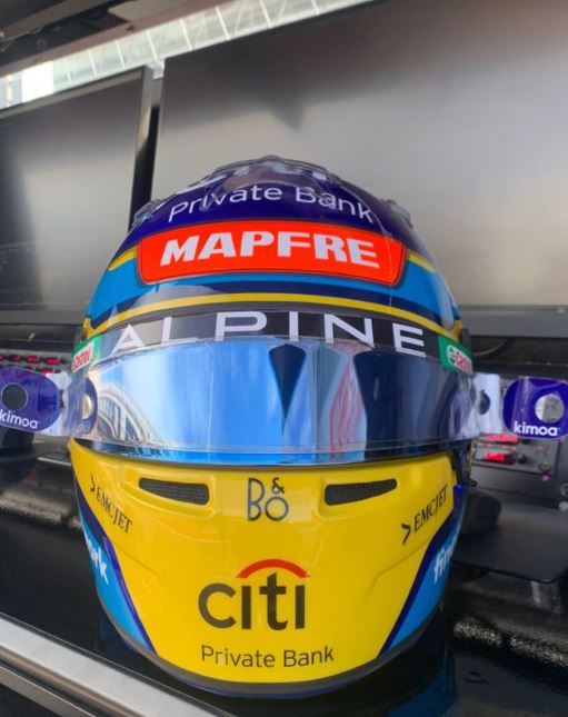 SoyMotor's tweet photo. El casco que Fernando Alonso usará en los test.

#F1 (📸 @alo_oficial) https://t.co/RrLiPTWM0X