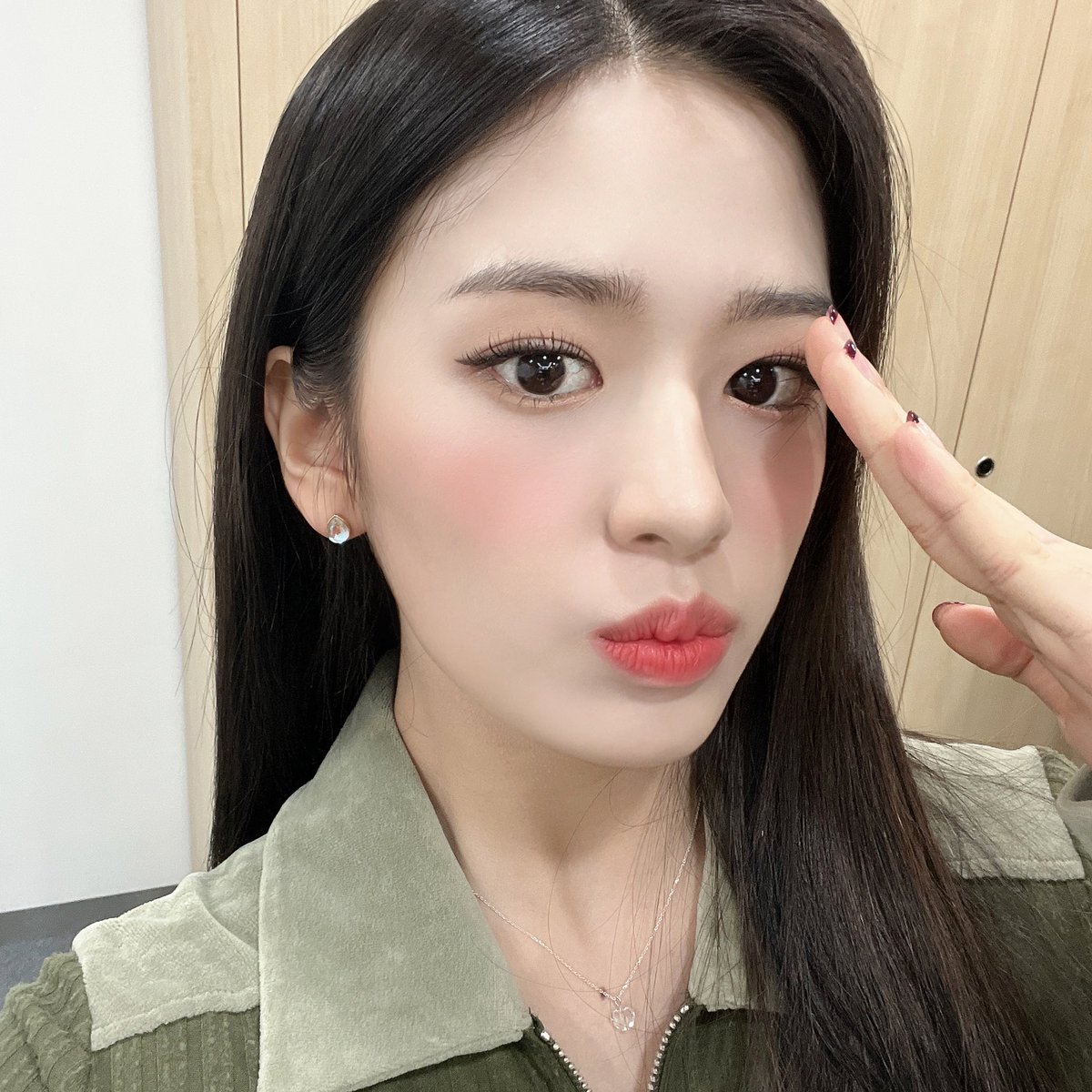 IVEstarship's tweet photo. 📸
220222 #채널A #강철부대2 완료 💕

전체 차렷❕DIVE에게 경례❕유진❕
강철부대2 슈퍼루키 큐티카리스마 
부대원으로 무사히 합류했습니다! 
앞으로 잘 부탁드립니다 🪖😎

#IVE #아이브
#YUJIN #유진 https://t.co/DRWFu9Jt3B