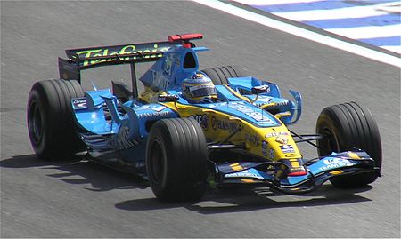 76_raso's tweet photo. @alo_oficial @AlpineF1Team For me, these two photos will remain my favorite. I am a big fan of the Reno F1 team and Fernando as a driver 🏆🏆🏆 https://t.co/hb8NtH3g9N