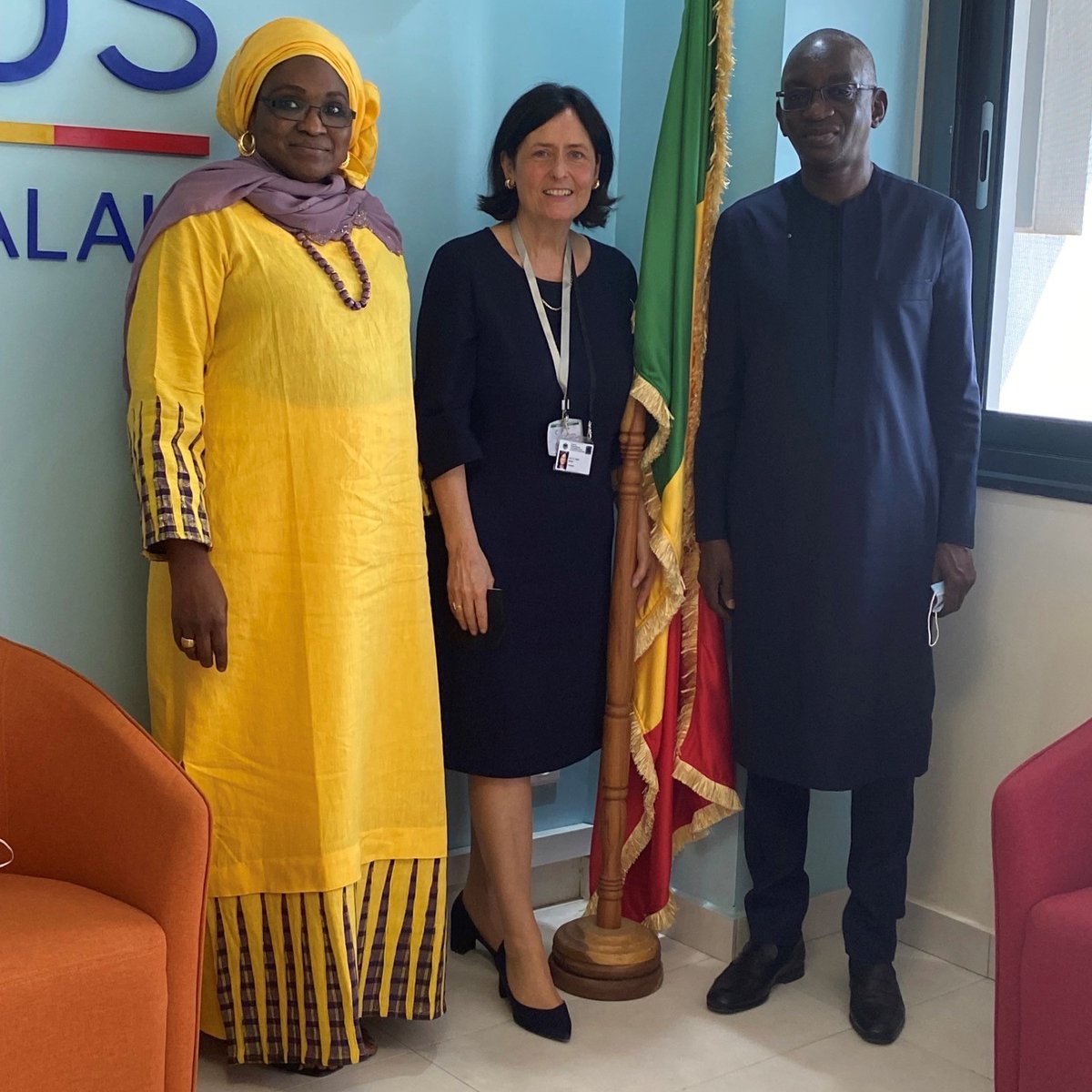 dfg_public's tweet photo. 🇩🇪🇸🇳: Gestern traf sich #DFG-Präsidentin Prof. Dr. Katja Becker in #Dakar mit Vertreter:innen vom Ministerium für #Hochschulbildung, #Forschung und Innovation @mesrsenegal u. @LeCames-Partnern für einen persönlichen Austausch zu künftigen Kooperationen &amp; #Fördermöglichkeiten. https://t.co/j03oWZil5U