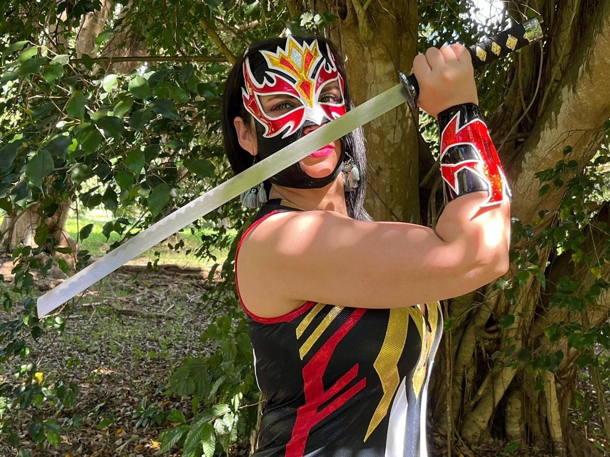 revfemenina_pr's tweet photo. The presentation of a REINA , who arrives at the #FemaleRevolution in search of positioning herself among the best fighters on the island.
Enjoy the video of Reina Guerrera and share it!
https://t.co/TWzoOrohSH
#HastaEllasLoSaben #lrfpr https://t.co/DzSoXveMeA