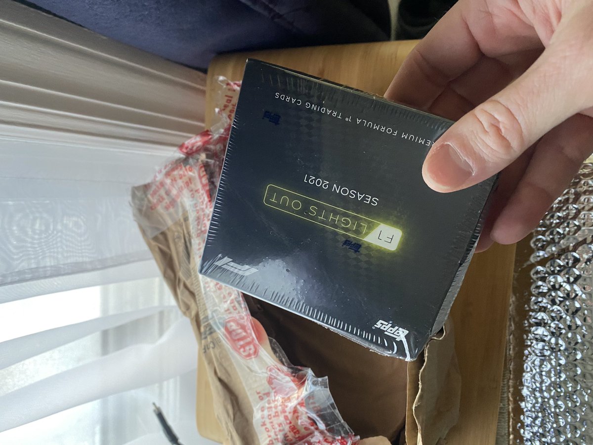 MikeLawrie's tweet photo. @Topps_UK My F1 Lights Out package with two boxes arrived like this, just one box inside. I opened a ticket to get it resolved and was told I will get a refund as soon as I…return the missing box. I asked how I could do that, and before I could click send my case was closed. https://t.co/gqn7CJNs7N