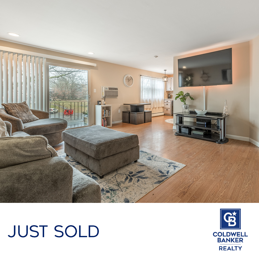 SOLD 🔑 47 Edgelawn Ave, U:12 | Andover | $300,000

Listed by:
Al Jason
📲 978.992.7807
📧 allan.jason@nemoves.com