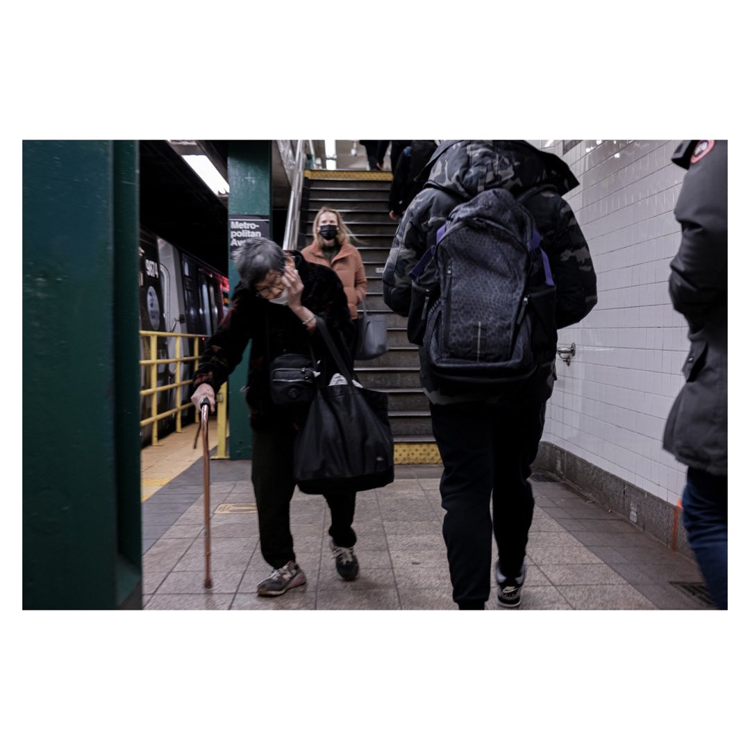 Commute III

- Fujifilm X100V
- Fujinon 23mm (35mm) F2.0, 1/60s
- ISO 800

#photography #streetphotography #fujifilm