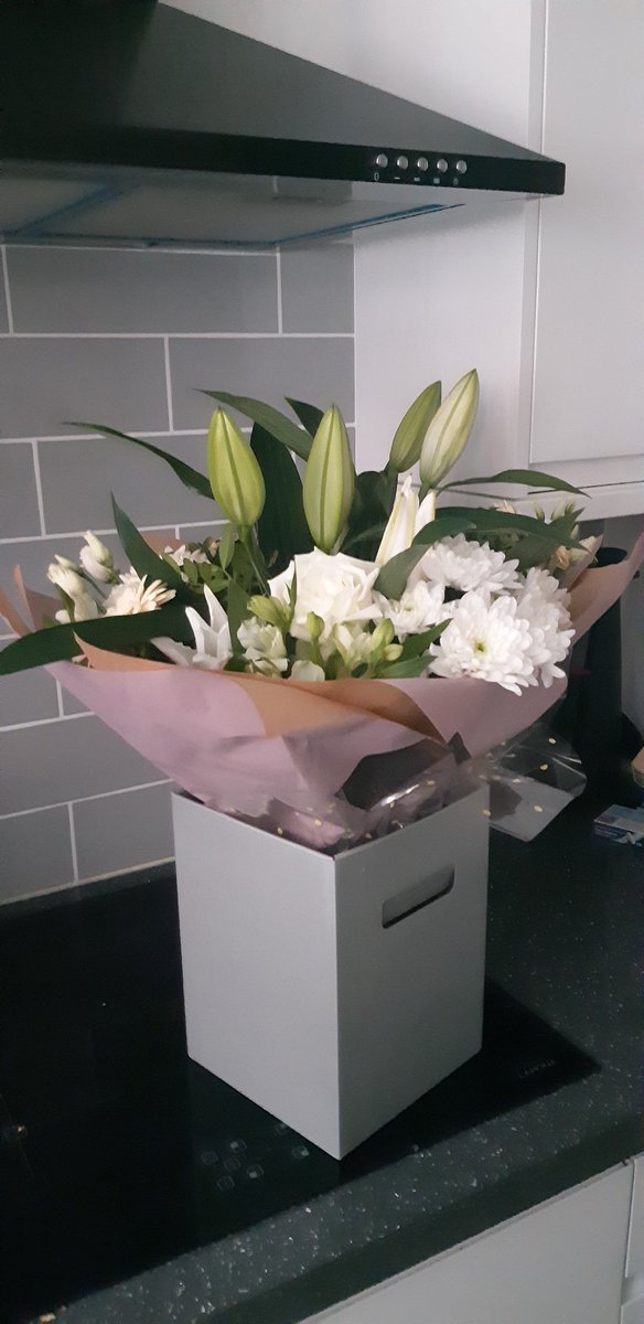 DebCrossan's tweet image. Many thanks @IMPOWERconsult for the beautiful flowers. It is great to have such an understanding and caring employer.