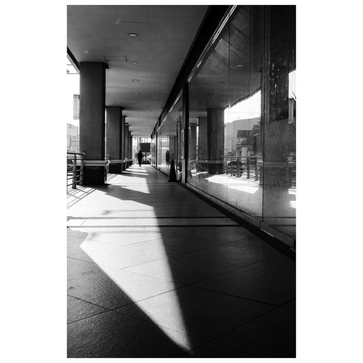 pao_frames's tweet image. BnW Street Photography
This will be part of my Chasing Light &amp;amp; Lines collection on opensea. 
opensea.io/collection/cha…