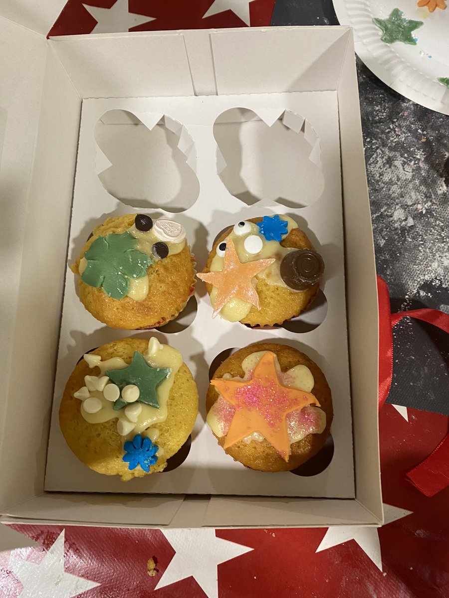 childrensuni's tweet photo. We made some fantastic buns with Sarah @SarahPCookStars https://t.co/OTNJD9FRPO