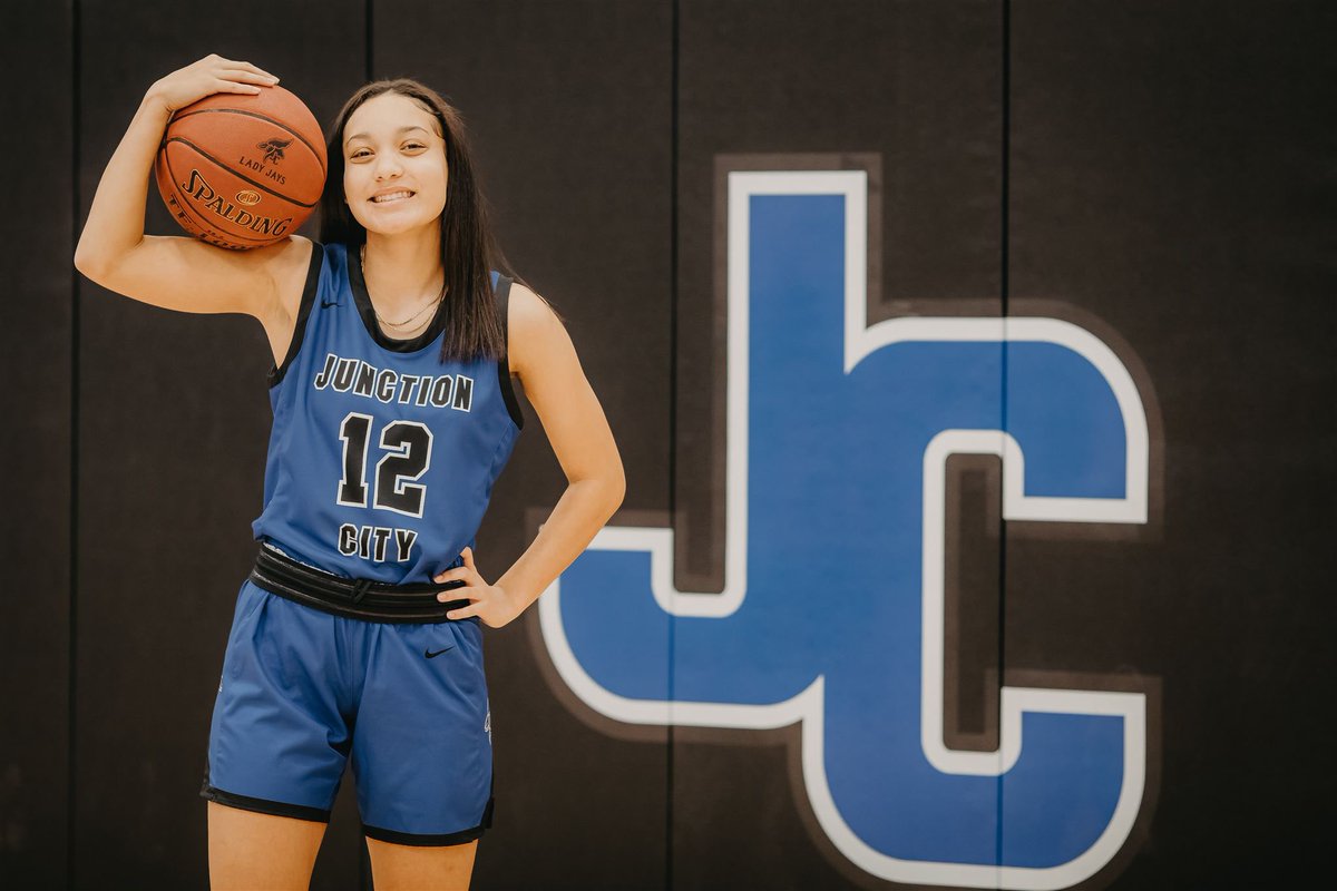 💙💙💙Senior Night💙💙💙

🆚 Washburn Rural
📍 THE NEST
⏰ JV 4:30
⏰ V 6:15
⏰ FR 7:15
📸 Karen Exantus 1️⃣0️⃣
📸 Jada Nabus 1️⃣1️⃣
📸 Jayda Harris 1️⃣2️⃣

#JCulture