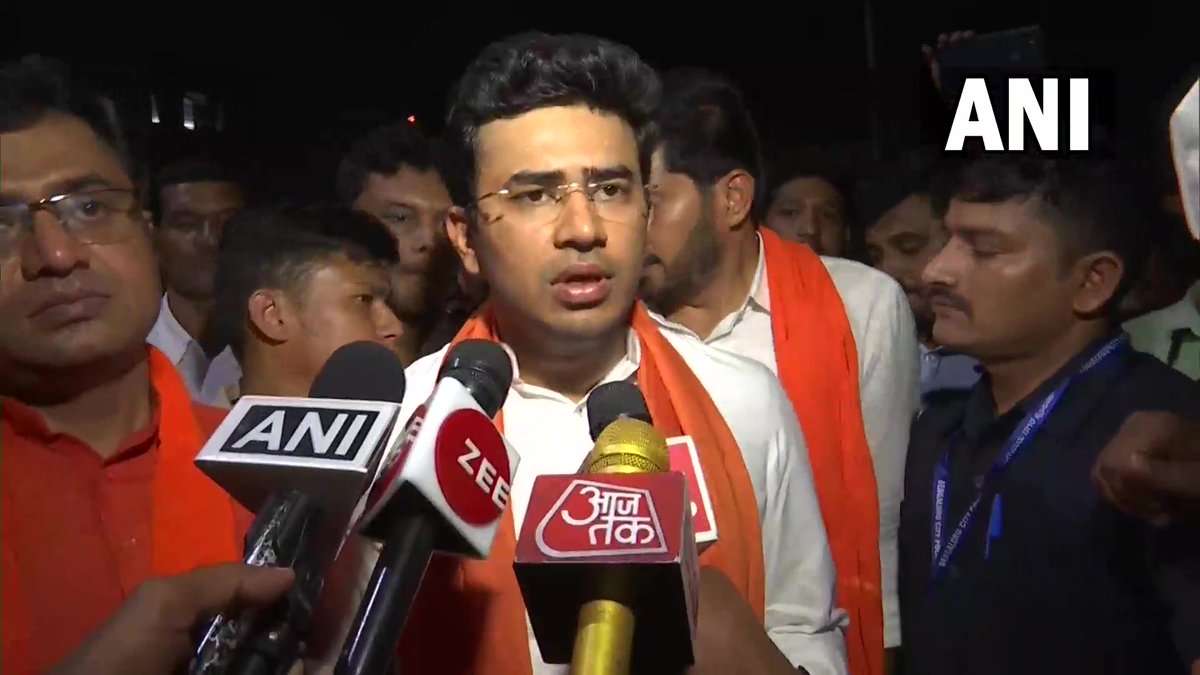 I, along with BJYM workers, visited Harsha's parents. Growing Islamic fundamentalism in Karnataka has taken him a victim. This is Kerala model of terror that orgs like PFI, SDPI, CFI exported to Karnataka & other parts of the country: BJP MP Tejasvi Surya in Shivamogga, Karnataka