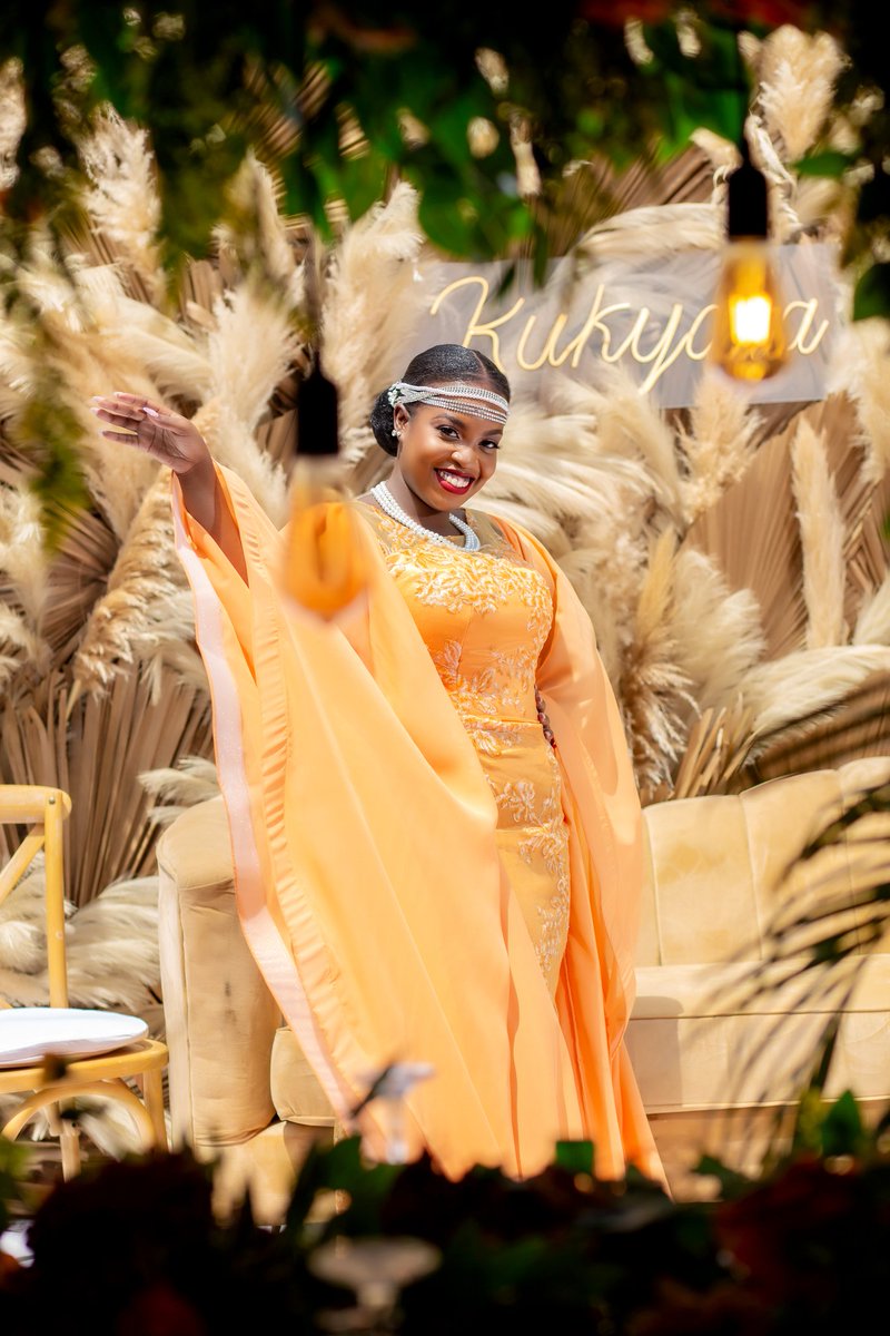 MikoloUg's tweet photo. About Patricia's kukyalaβ₯οΈβ₯οΈ #Brides #Mikolo #culture #Previsit
Photography by: @BarashaEvents https://t.co/wcvO1ZsvBm
