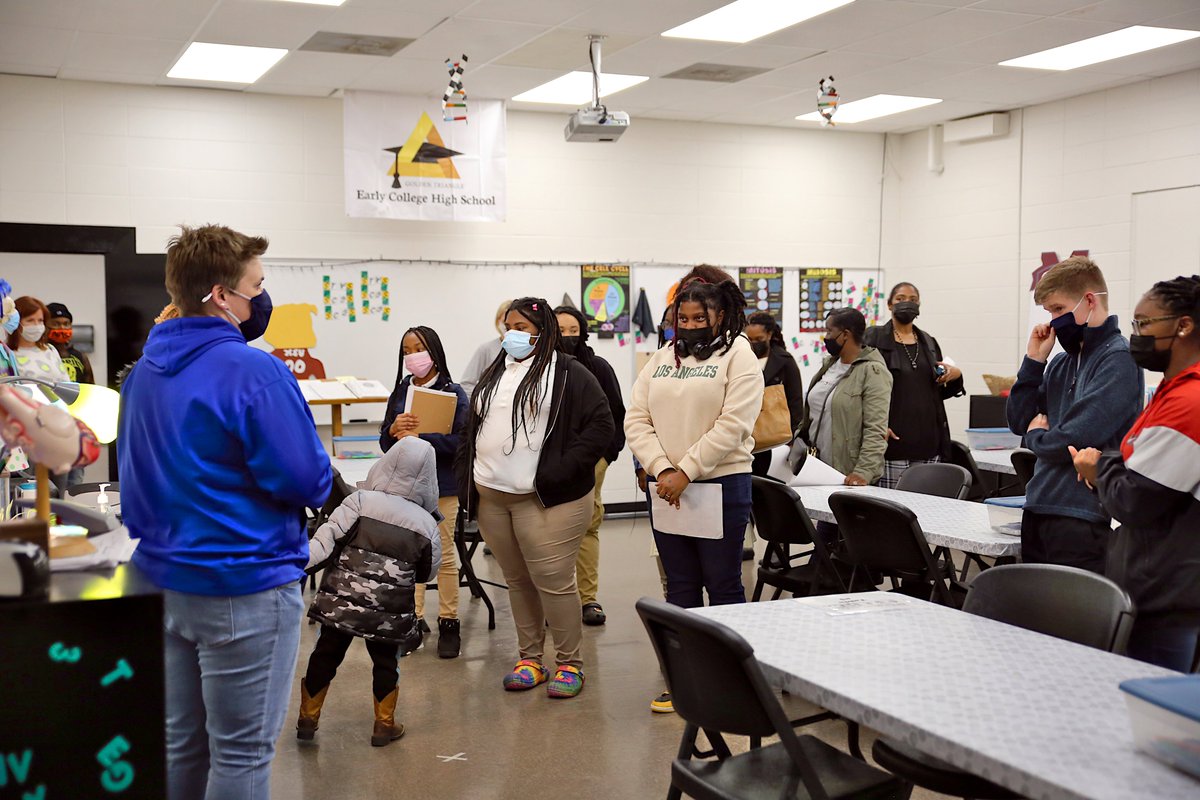 emccinfo's tweet photo. The Golden Triangle Early College High School hosted an information session Monday night for rising 9th and 10th grade students in the Noxubee County School District and their parents. The deadline for students to apply to GTECHS is March 4: https://t.co/tSVb7xeK7S https://t.co/ZqVBEA3UNW
