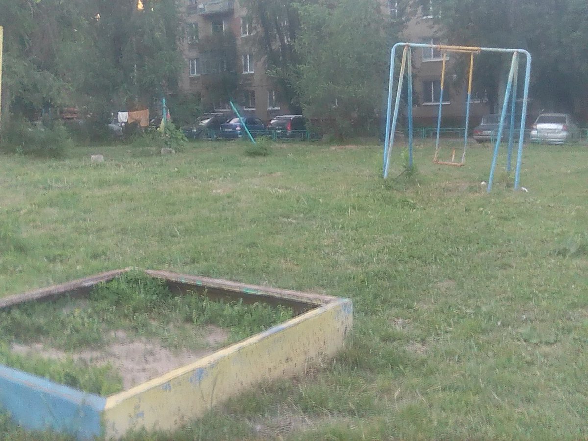 <a href="/RmzxbYzvODf7GIy/">ОСМ Советский 24</a> <a href="/SOdeistvie63/">Губернаторский проект "СОдействие"</a> А так в данный момент выглядит наша детская площадка.Состояние которой не менялось с 1960г.Сооружения на площадке-это качели, сломанные и покосившиеся от времени;песочница с мусором;лестница стоит под наклоном,барабан полуразрушен,а горки даже нет.