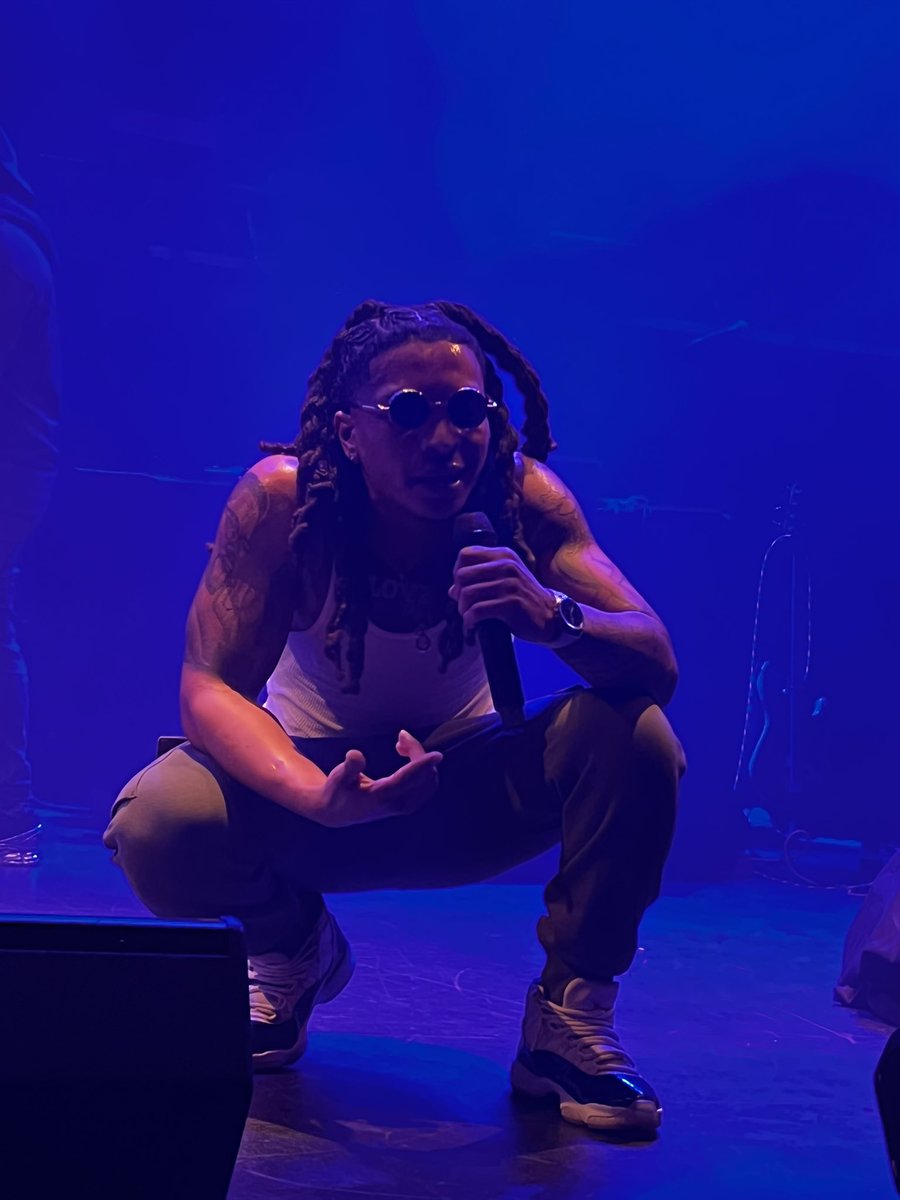 Antwheels__'s tweet photo. @parrislavon even when I don’t have my camera I still capture that heat by any means necessary #FABEV https://t.co/N6fKxb4wBQ