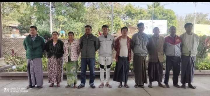 Update : About 32 civilians including businessmen were abducted by plainclothed military junta troops in Sagaing's #Monywa township on February 22.

#2022Feb22Coup 
#WhatsHappeningInMyanmar
tw // injures
twitter.com/minmyatnaing13…