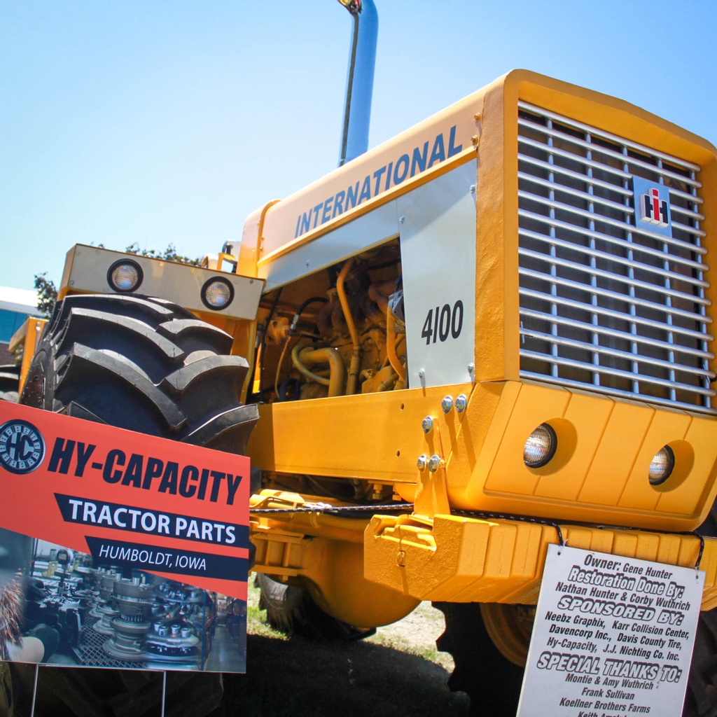 HyCapacity's tweet photo. An International 4100 #MuscleTractor for your Tractor Tuesday!

Photo from the 2017 Iowa State Fair. #TractorTuesday

#TractorParts #HyCapacity #HeavyDutyTractorParts #Tractors #Tractorlife https://t.co/JB95WktX8j