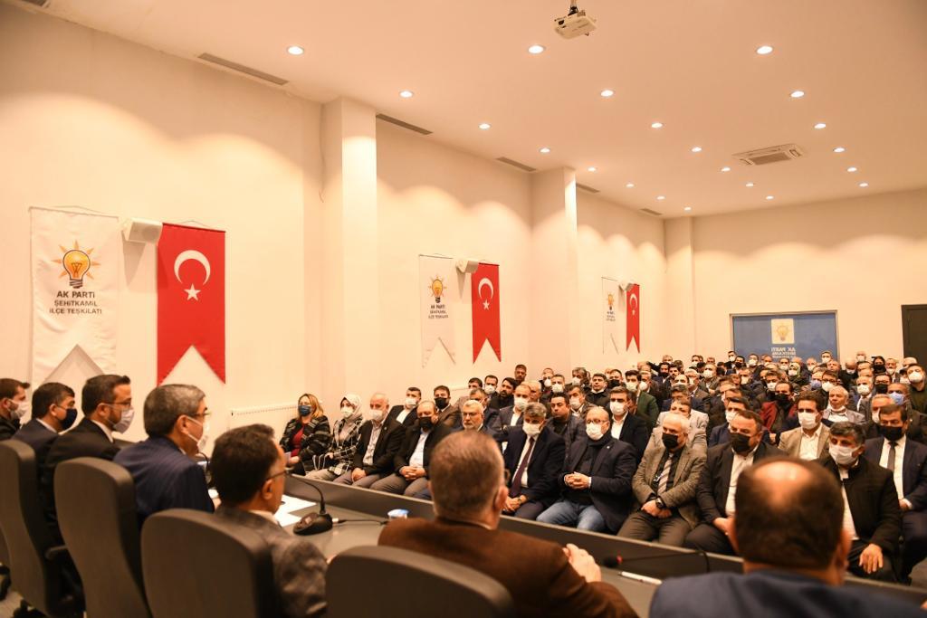 AKPartiG_Antep's tweet photo. İl Başkanımız Sayın @EyupOzkececi, Şahinbey İlçe Başkanımız Sayın @av_hasanteke27, @SehitkamilBel Başkanımız Sayın @rfadiloglu ve il yönetim kurulu üyelerimiz; Şehitkamil ilçe yönetim kurulu toplantısına katıldı. https://t.co/aoUqFFWWiX