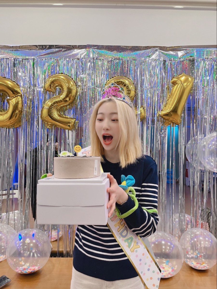 ArabH1key's tweet photo. 220222|📷
تحديث رينا عبر التويتر:
"تلقيت الكثير من عيد ميلاد سعيد أمس ~ !! 💗😘🎂
 كان لدي حفلة صغيرة مع الأعضاء ، وقبل كل شيء ، ��ان عيد ميلادي الأول بصفتي رينا ، لذلك أعتقد أنه كان عيد ميلاد خاص أكثر ⭐️💗⭐️ ميكي الذي هنأني ... 🙈 شكرًا جزيلاً لك كنت سعيدًا طوال اليوم 💕
#H1KEY https://t.co/wDuZiSRVYR
