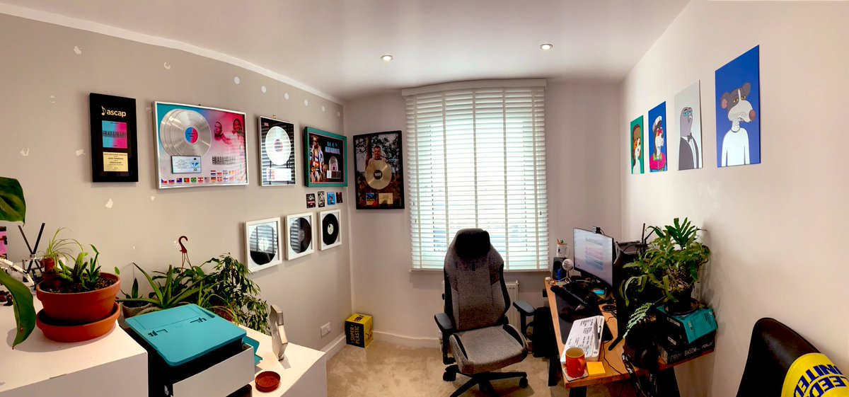 Split Personality 
Music Industry 🤝 NFTs

discord.gg/blockhouse 

#MusicNFT #NFTs #FemaleLed