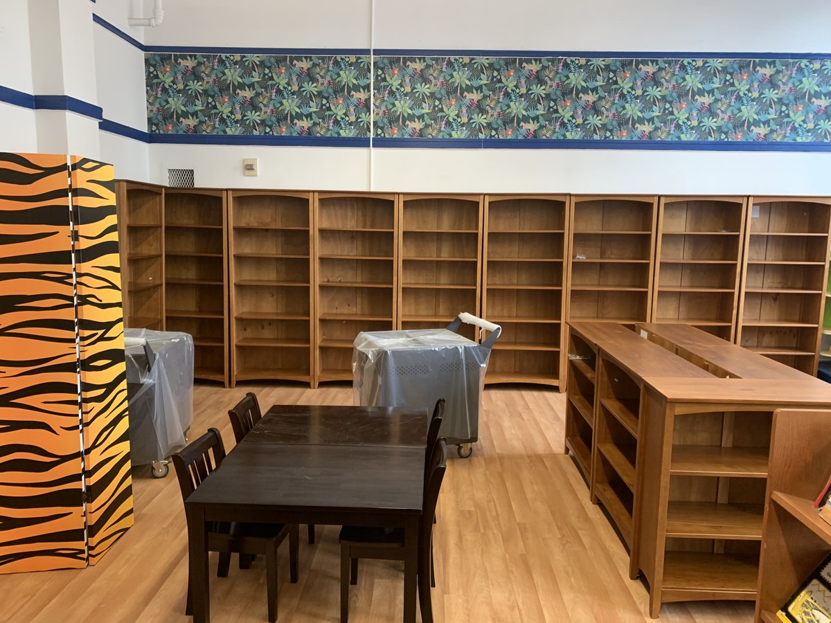 HomeDepotFound's tweet photo. For the first time in more than a decade, this elementary school in the south Bronx has a library thanks to @newyorkcares and an incredible group of #TeamDepot volunteers. The fun, jungle-themed room will give students a safe space to read and learn 📚 https://t.co/eAeDbD1AQi
