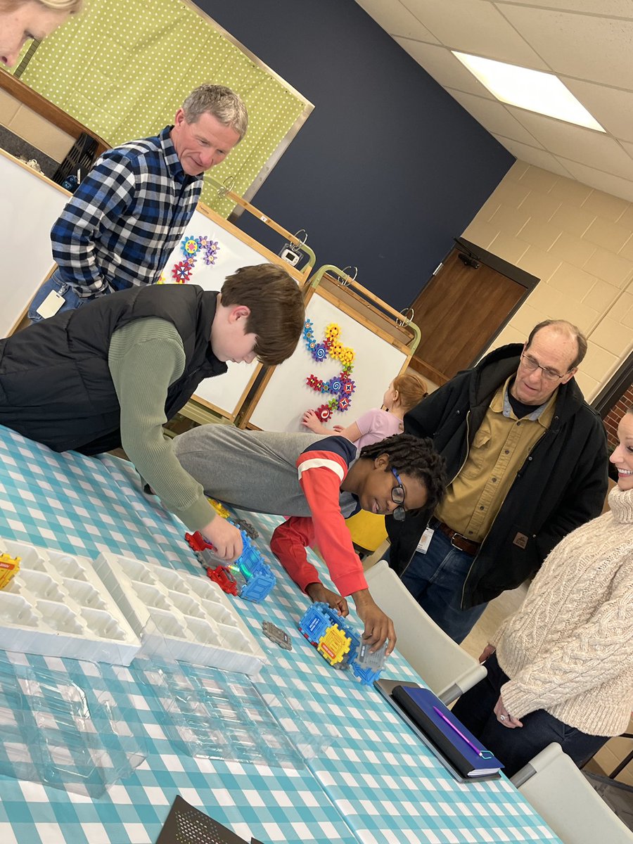 SJSDVirtual's tweet image. A great Friday at the Maker Space! 4th &amp;amp; 5th graders created, crafted, and enjoyed the new musical section! Thank you for a great addition from an Appleseed Grant written by Mrs. Schoeberl! Some students taught some SJSD engineers how to build circuits! #learnmyway #makerspace