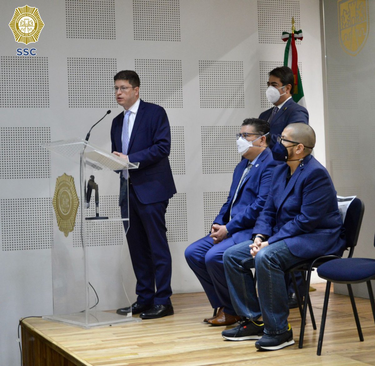 PabloVazC's tweet photo. #SomosSSC | En nombre del Secretario @OHarfuch, inauguramos el "Taller de Capacitaciรณn en Neurociencias" para personal de la Unidad de Atenciรณn y Referencia Psicolรณgica #UARP y del Centro de Control y Confianza de la @SSC_CDMX.
#SaludYBienestar #SaludMental
#LaMejorPolicรญa๐ฎ๐ปโโ๏ธ๐๐ฎ๐ฝโโ๏ธ https://t.co/5ms4GVTEJb