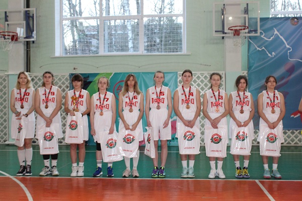 команды девушек победители и призеры Чемпионата  "Локобаскет" по баскетболу Тульской области сезона 2021-2022