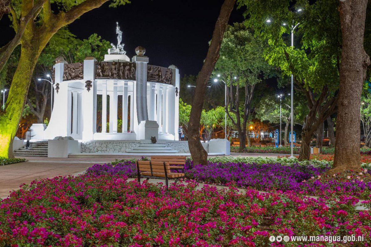 qarlosespinoza's tweet image. #Nicaragua | El Parque Central de Managua ha sido remodelado por la municipalidad.

Este espacio de recreación que suele ser visitado por las familias capitalinas y de otras partes del país, está ubicado en el centro histórico de la ciudad.